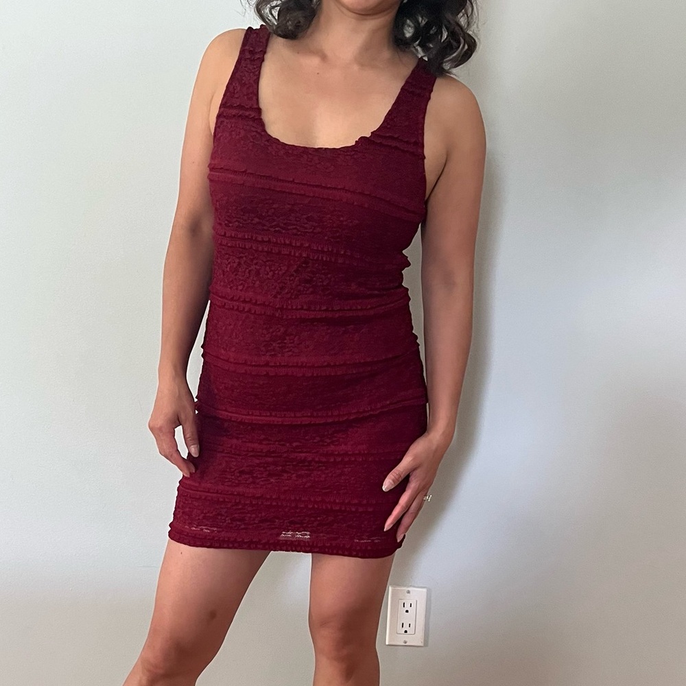 Maroon mini dress perfect to be worn at party’s or a simple gathering